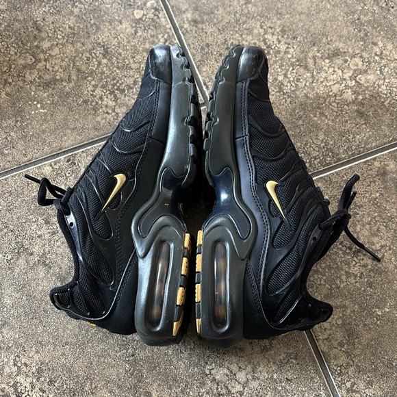 Nike Air Max Shoes - Picture 3 of 7